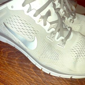 White Nike Free Fit TR Fit 4
